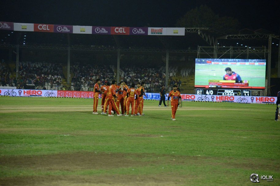CCL-5-Telugu-Warriors-vs-Bengal-Tigers-Match-Photos